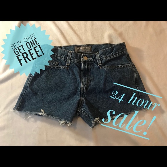 Levi's Pants - Silvertab Levi’s denim cut off shorts